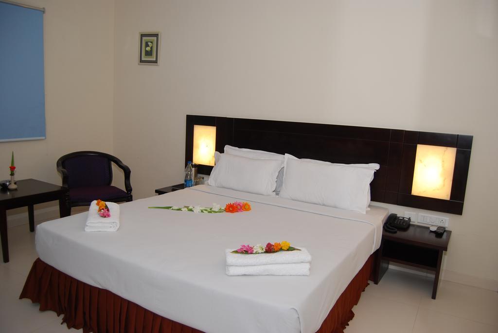 Finestays Shanti Priya Calcuta Exterior foto